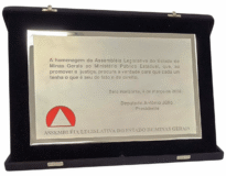 Placa homenagem da Assembleia