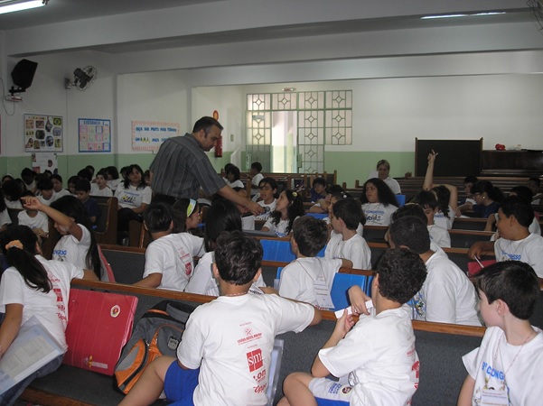 Servidor Ricardo Amorim participa de ação educativa no Colégio Batista, BH/MG - 2008 