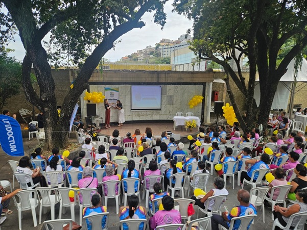 Palestra 60+ realizada em praça de Teófilo Otoni/MG-2025
