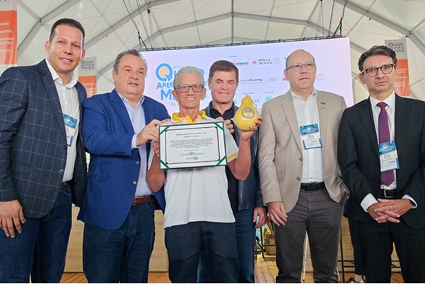 Promotor e coordenador do Procon-MPMG, Luiz Roberto Franca,visita laboratório de Uberlândia/MG - 2025