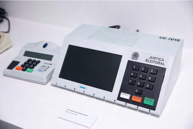 Urna eletrônica modelo UE-2010
