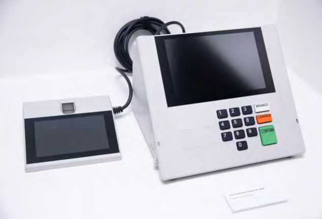 Urna eletrônica modelo UE-2020