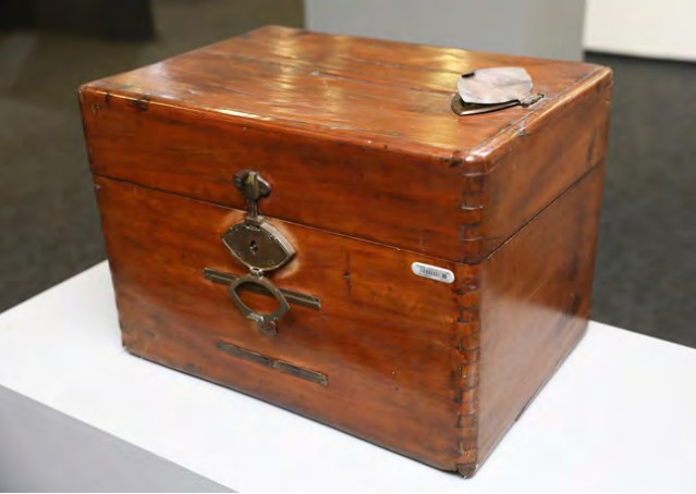 Urna eleitoral de madeira - 1893