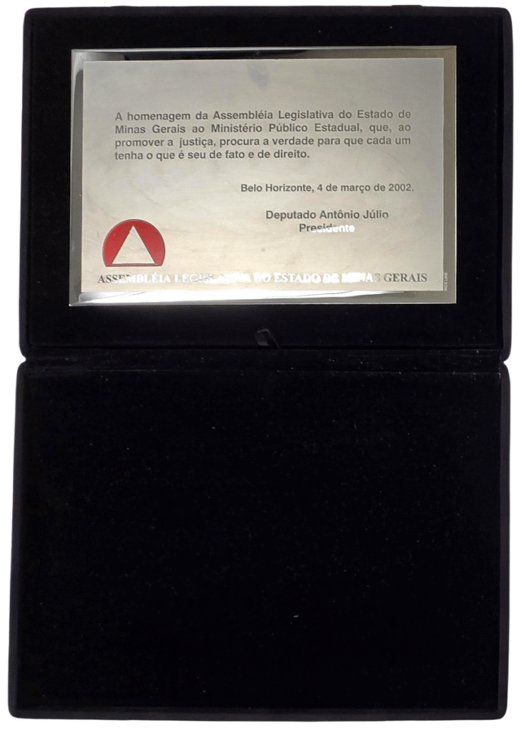 Placa homenagem da Assembleia