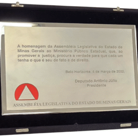 Placa homenagem da Assembleia